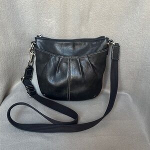 Coach Soho Swingpack Black Leather Pleated Adjustable Small Crossbody Purse